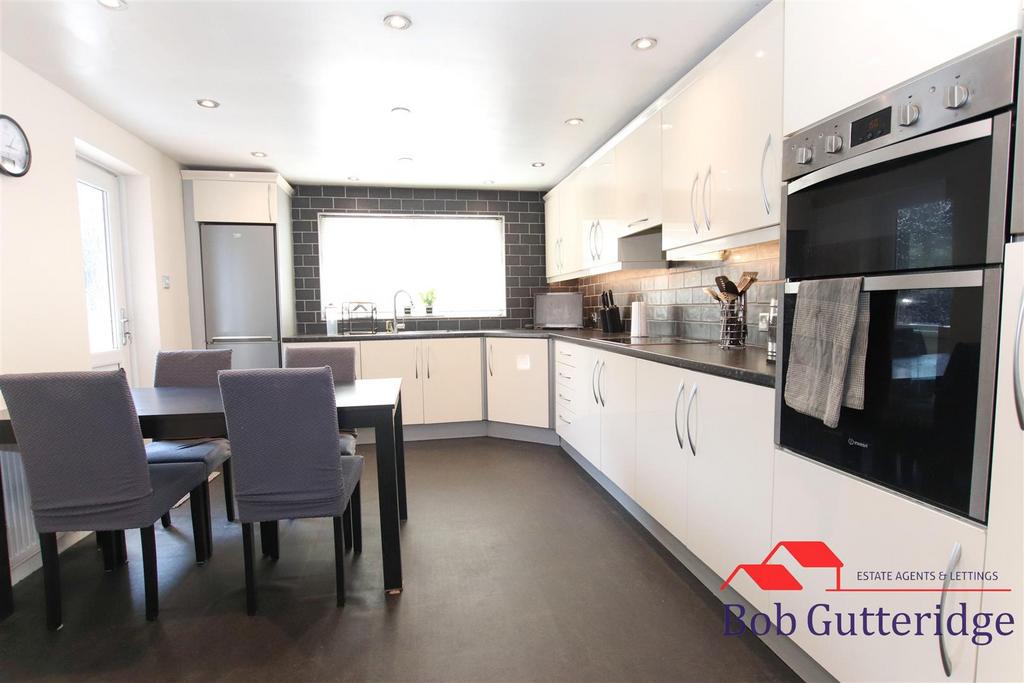 Fitted kitchen / dining room