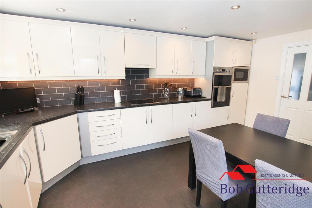 Fitted kitchen / dining room