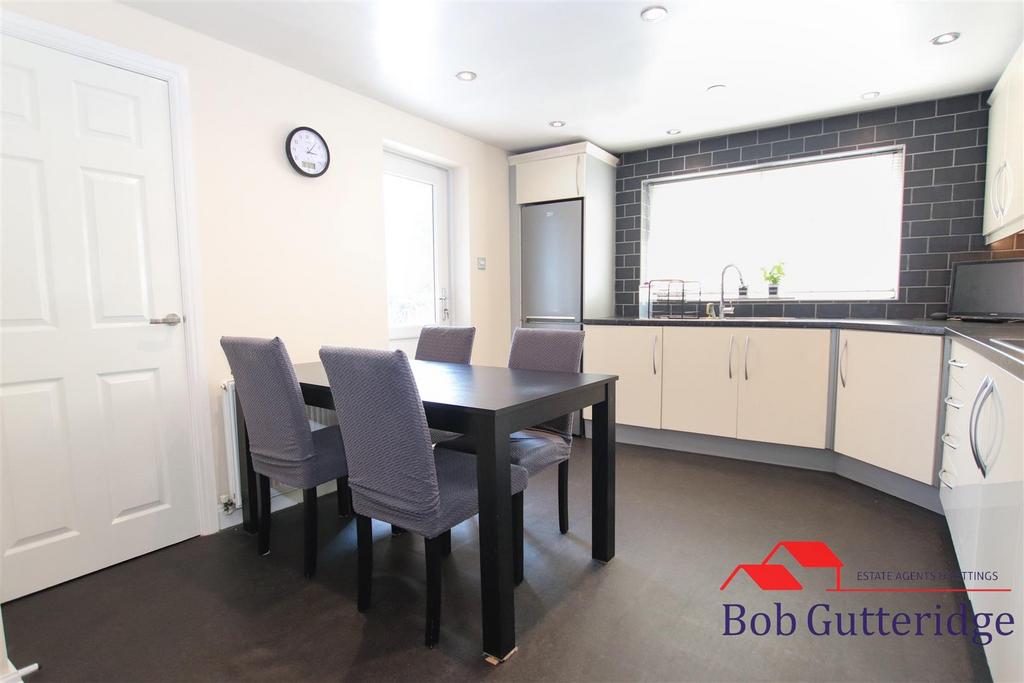 Fitted kitchen / dining room