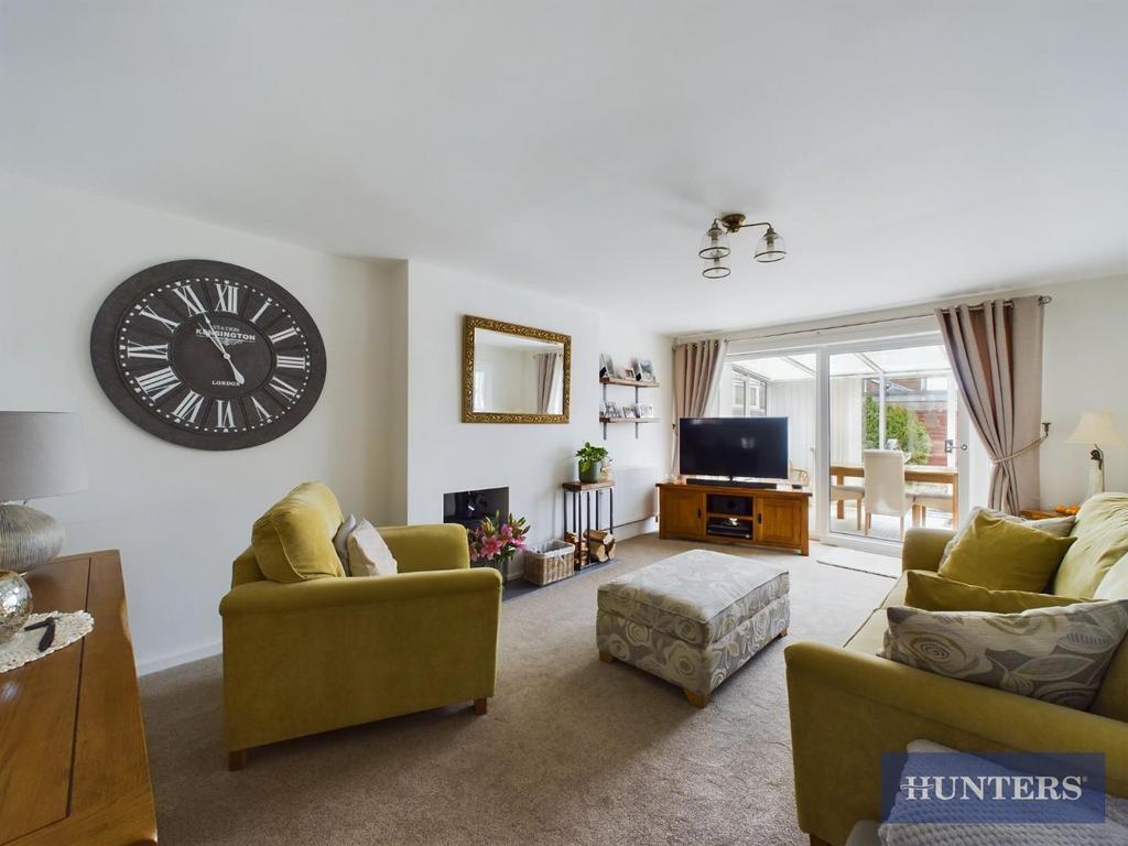 Trentham Drive, Bridlington 2 bed semidetached bungalow for sale £