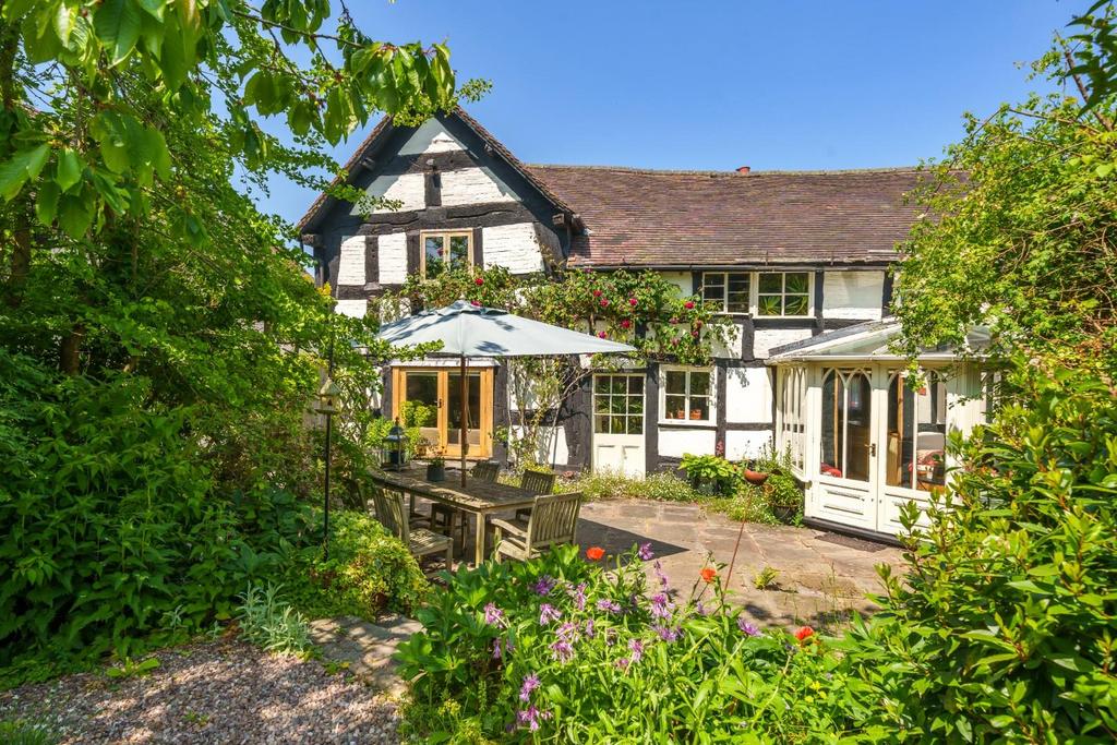 Victoria Place, East Street, Pembridge, Leominster, HR6 9HB 4 bed house
