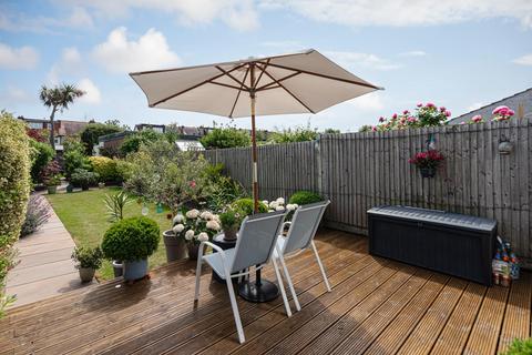 217 Stoneleigh Avenue, Worcester Park, KT4 8YB