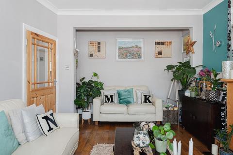 217 Stoneleigh Avenue, Worcester Park, KT4 8YB
