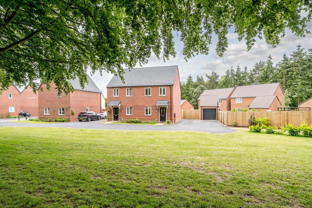 Beech View, Kidderminster, DY10 3FG 2 bed semidetached house for sale £240,000