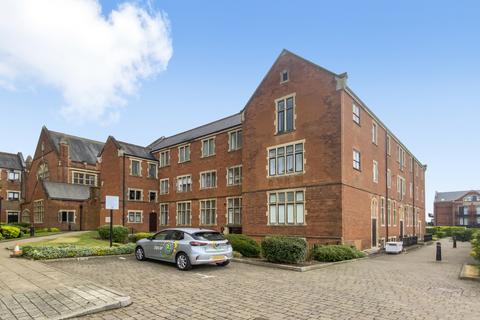 3 bedroom apartment to rent, King Edward Place, Bushey, WD23