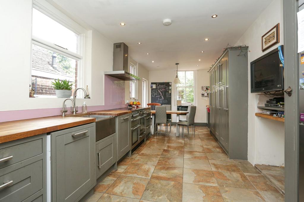 Nunnery Fields, Canterbury, CT1 5 bed townhouse for sale £675,000