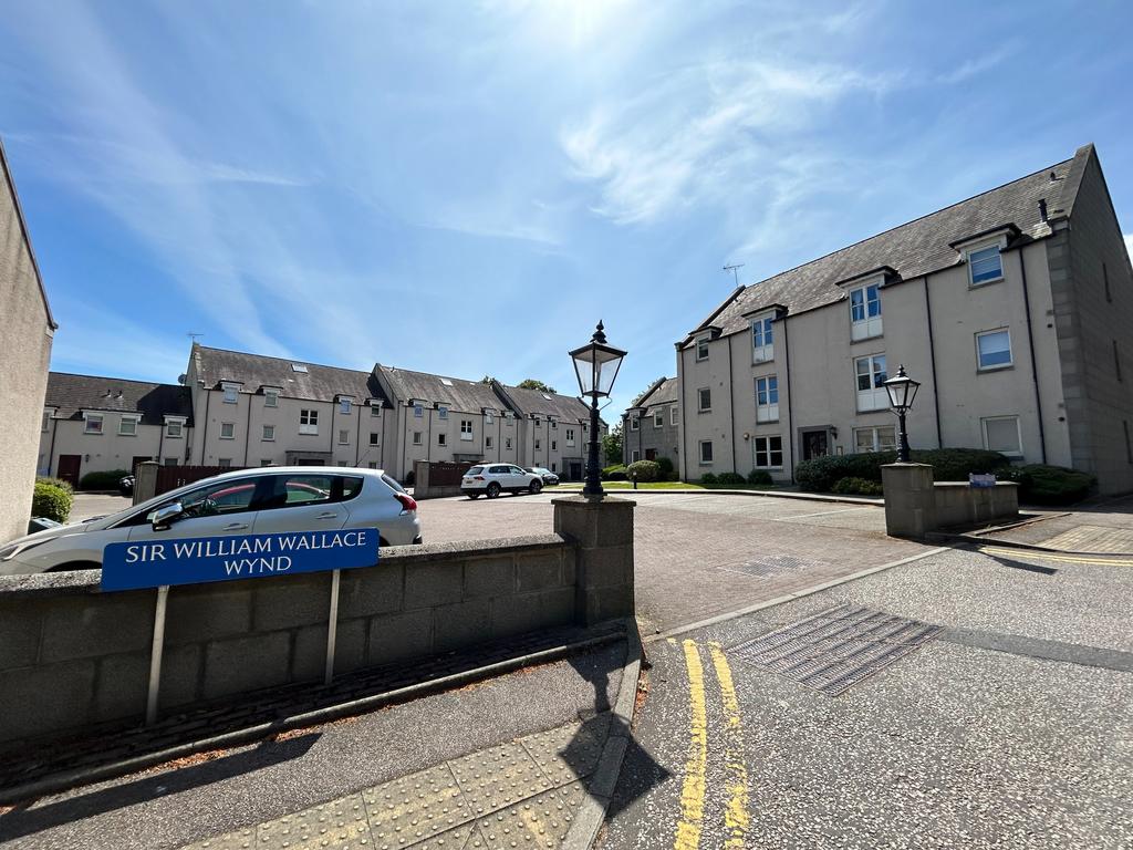 Sir William Wallace Wynd, Old... 2 bed flat £127,500