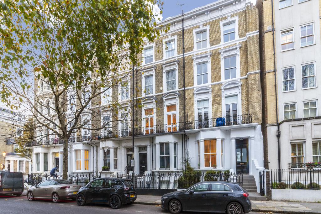 Finborough Road, London SW10 1 bed flat to rent - £3,100 pcm (£715 pw)