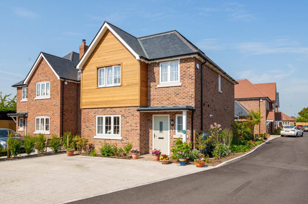 Skylark Close, Woodfalls, Salisbury, Wiltshire, SP5 4 bed detached