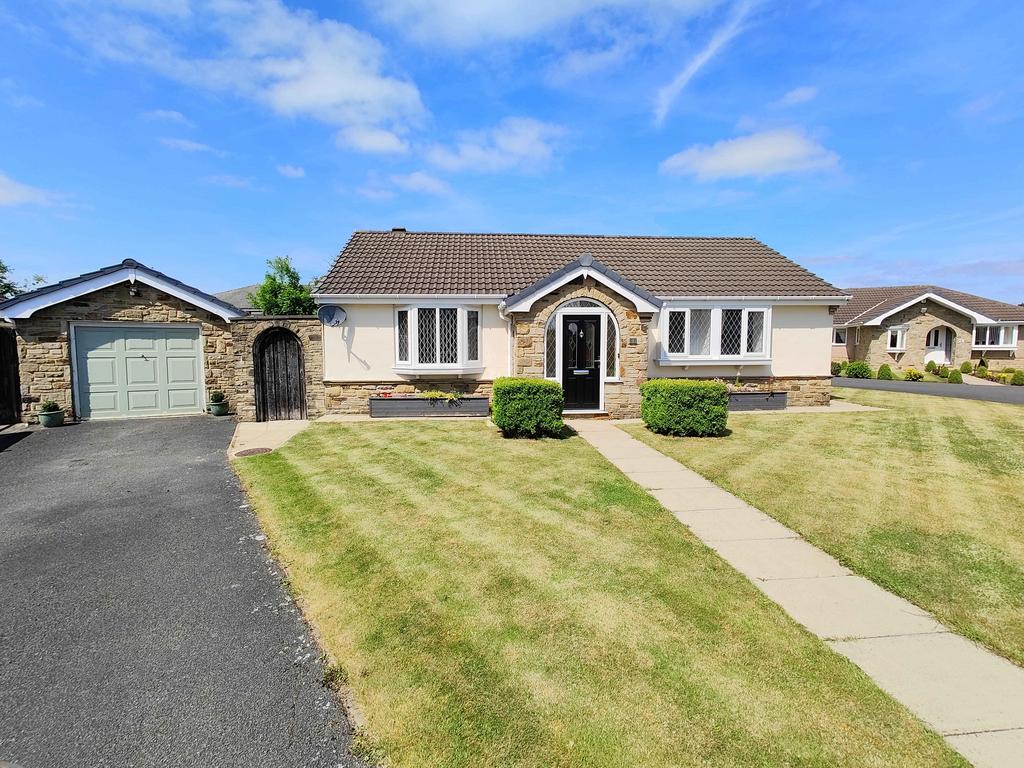 Thornberry Drive, Liversedge WF15 3 bed detached bungalow for sale £
