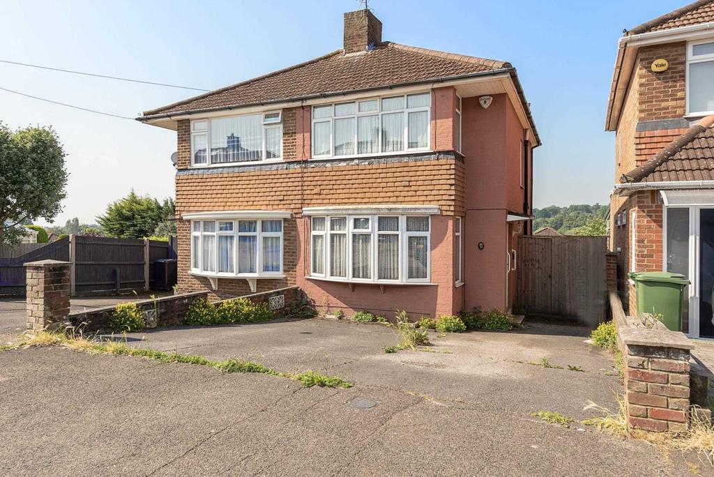 Fairway, Hemel Hempstead 2 bed semidetached house for sale £379,000