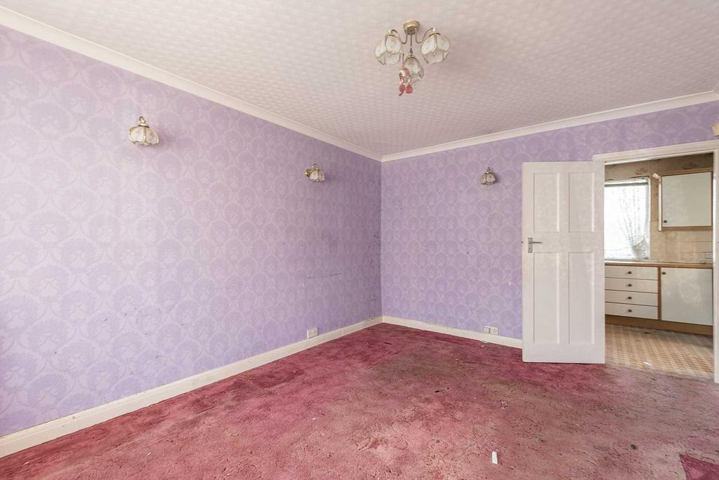 Fairway, Hemel Hempstead 2 bed semidetached house £379,000