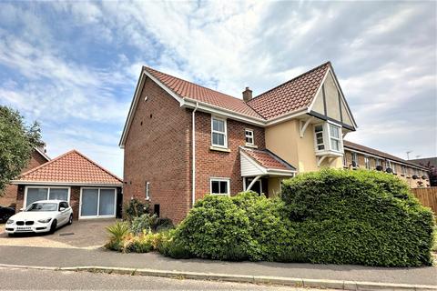 4 bedroom detached house for sale, Carrell Road, Gorleston, NR31