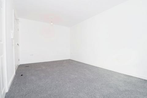 2 bedroom flat to rent, Whitehall Croft, Leeds, West Yorkshire, LS12