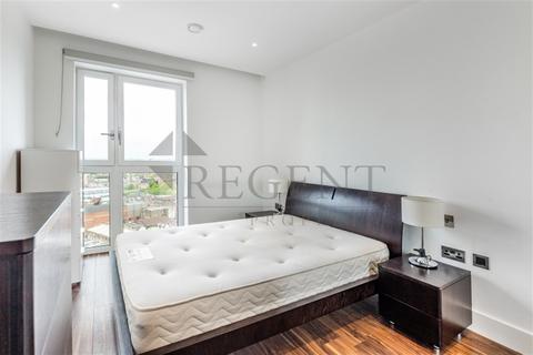 3 bedroom apartment to rent, Wiverton Tower, New Drum Street, E1