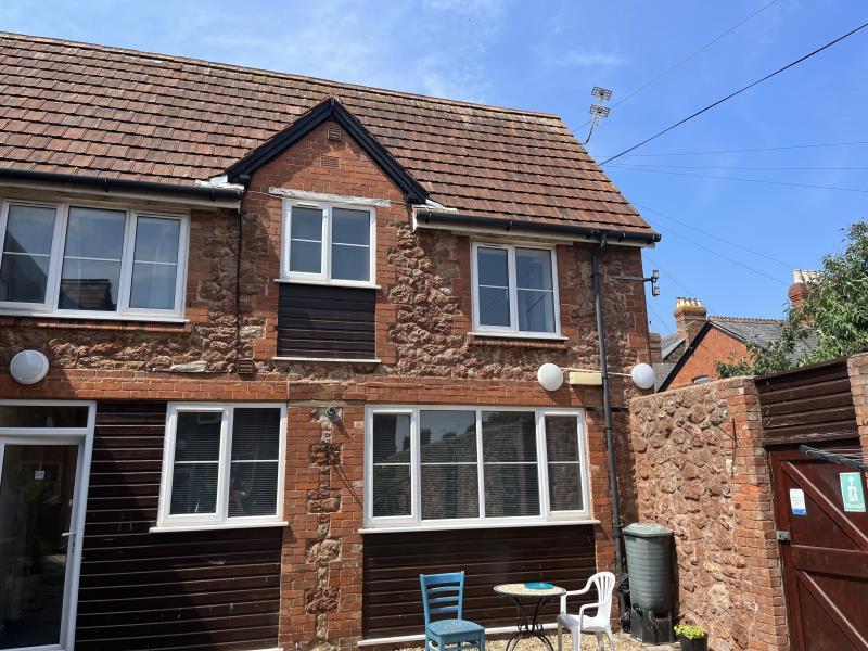 Irnham Mews, Minehead TA24 2 bed terraced house £650 pcm (£150 pw)