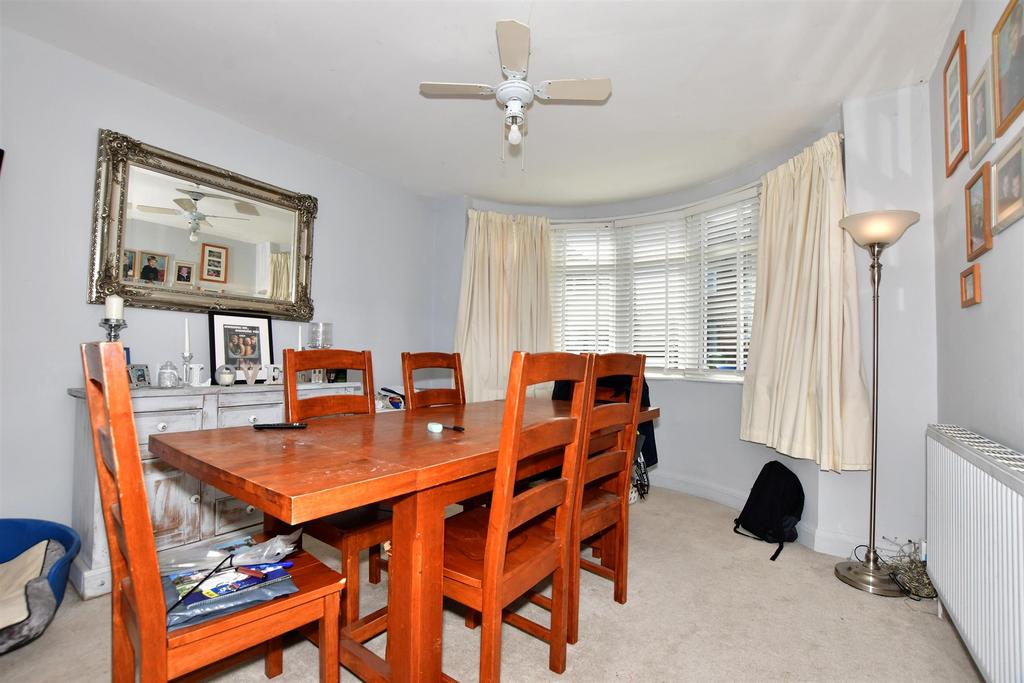 Dolphins Road, Folkestone, Kent 3 bed semidetached house for sale £