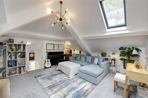 84a Chenies Mews, London, WC1E 6HU