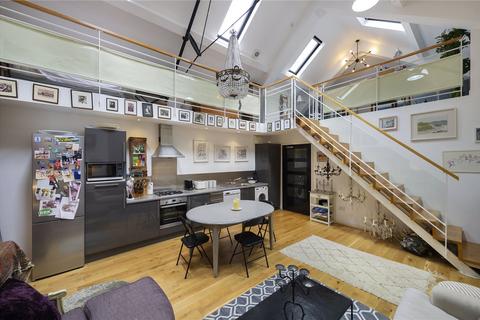 84a Chenies Mews, London, WC1E 6HU