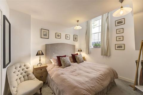 84a Chenies Mews, London, WC1E 6HU