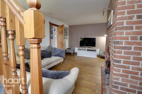 3 bedroom chalet for sale, Limes Avenue, Ipswich