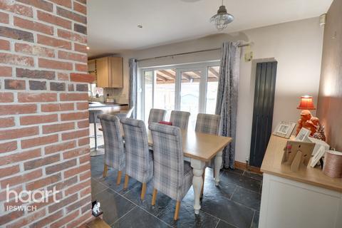 3 bedroom chalet for sale, Limes Avenue, Ipswich