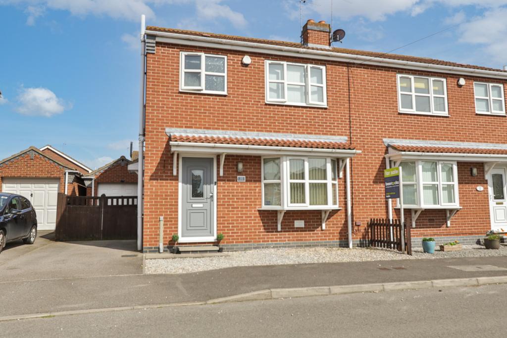 Ferry View, Thorngumbald, Hull, HU12 9GB 3 bed semidetached house £