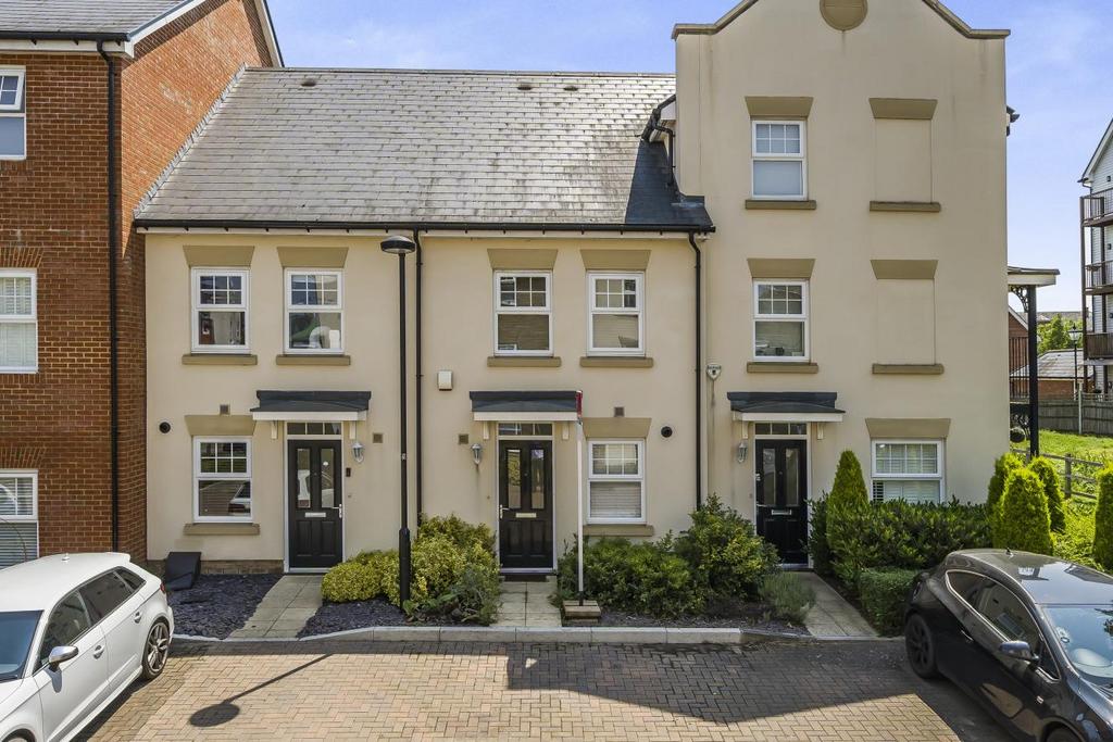 Mackintosh Street, Bromley 2 bed terraced house £450,000