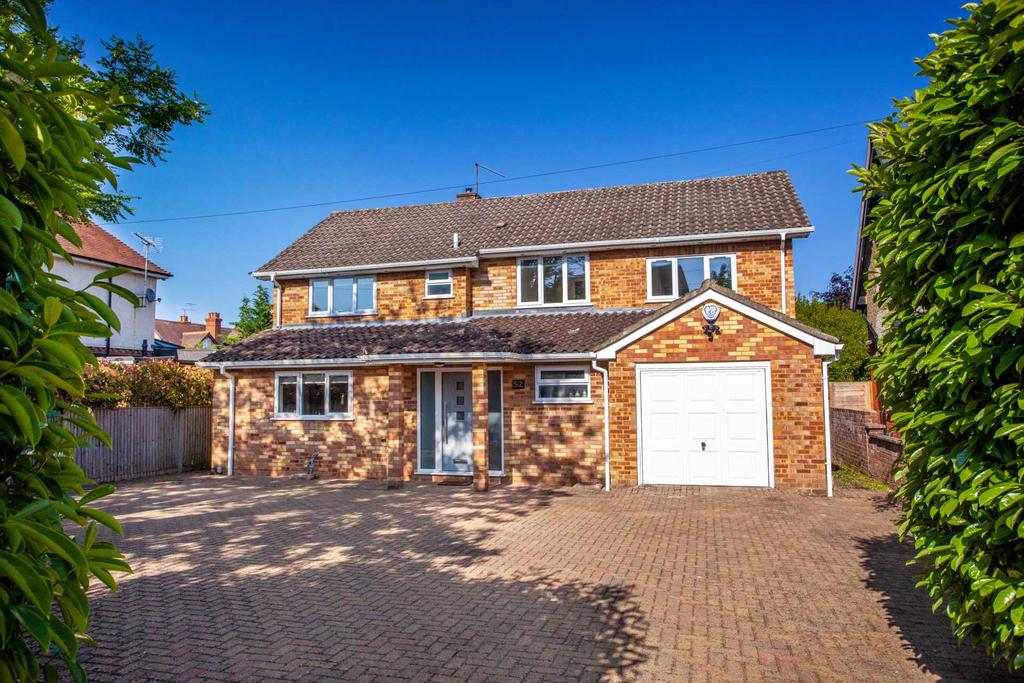 Albert Road, Caversham Heights, Reading 4 bed detached house £995,000