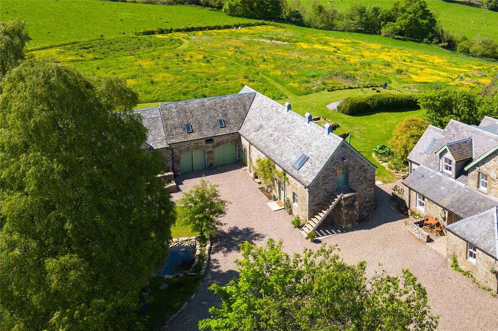 Aerial of Courtyard