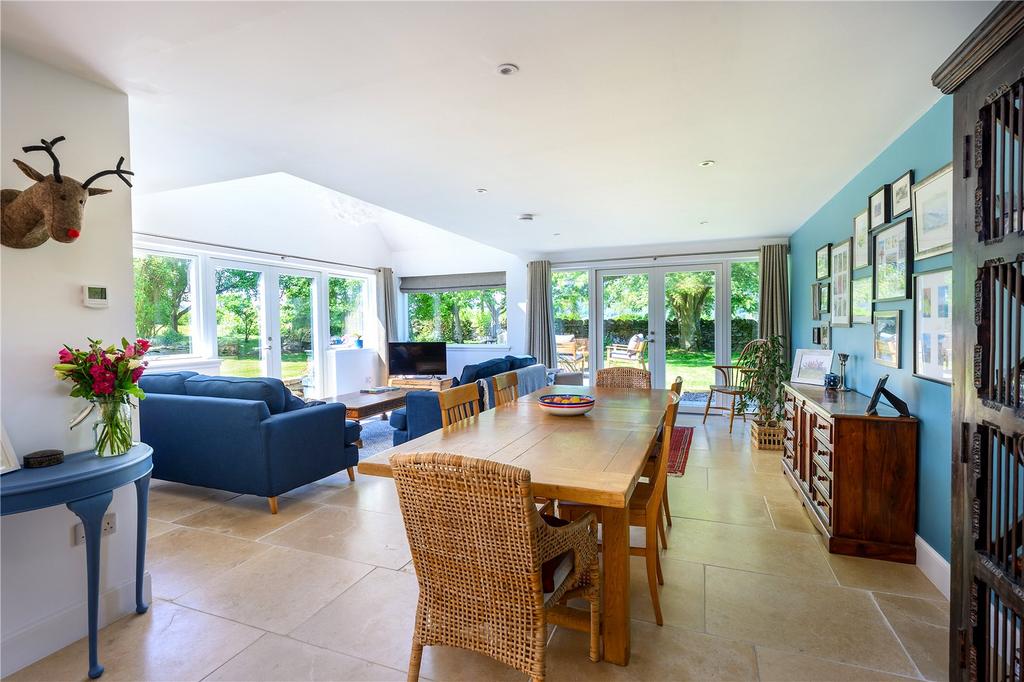 Living/Dining Room