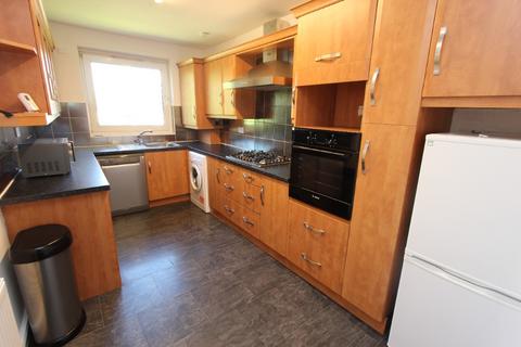 3 bedroom flat to rent, Monkwood Court, Marchmont, Edinburgh, EH9