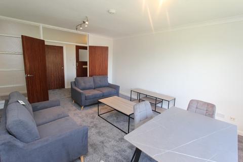 3 bedroom flat to rent, Monkwood Court, Marchmont, Edinburgh, EH9