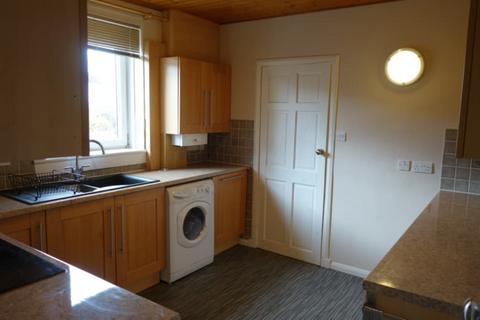 3 bedroom semi-detached house to rent, Castlehill Road, Glasgow, G61