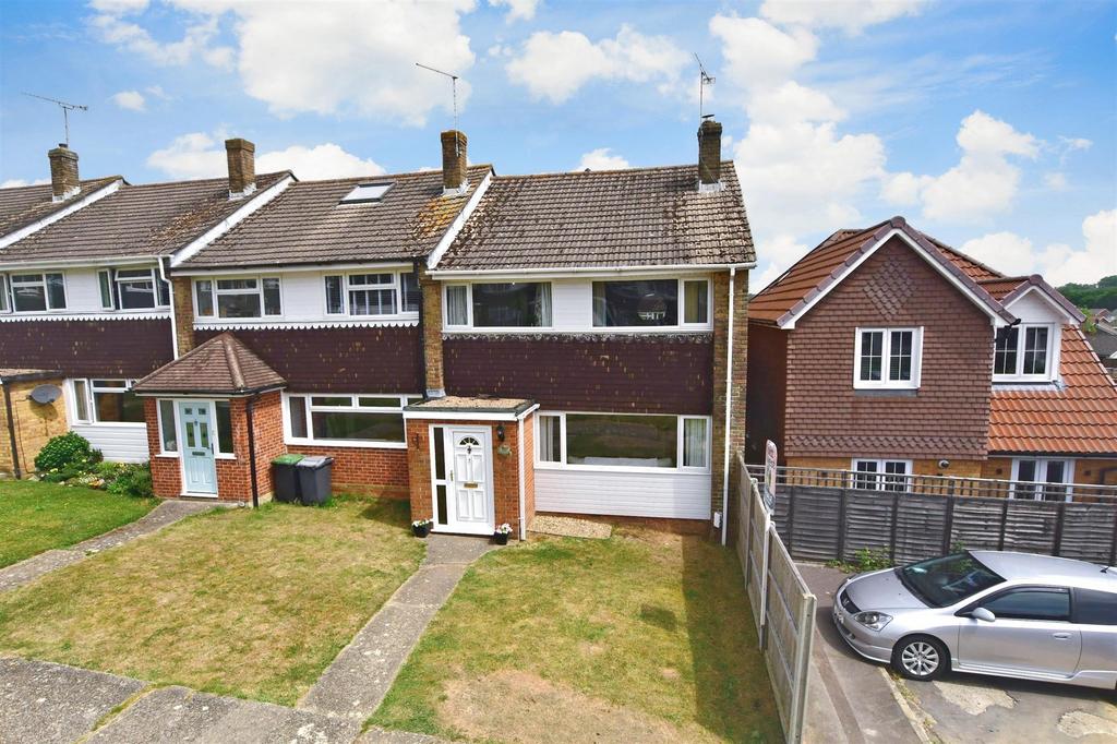 Marjoram Crescent, Waterlooville... 3 bed end of terrace house £345,000