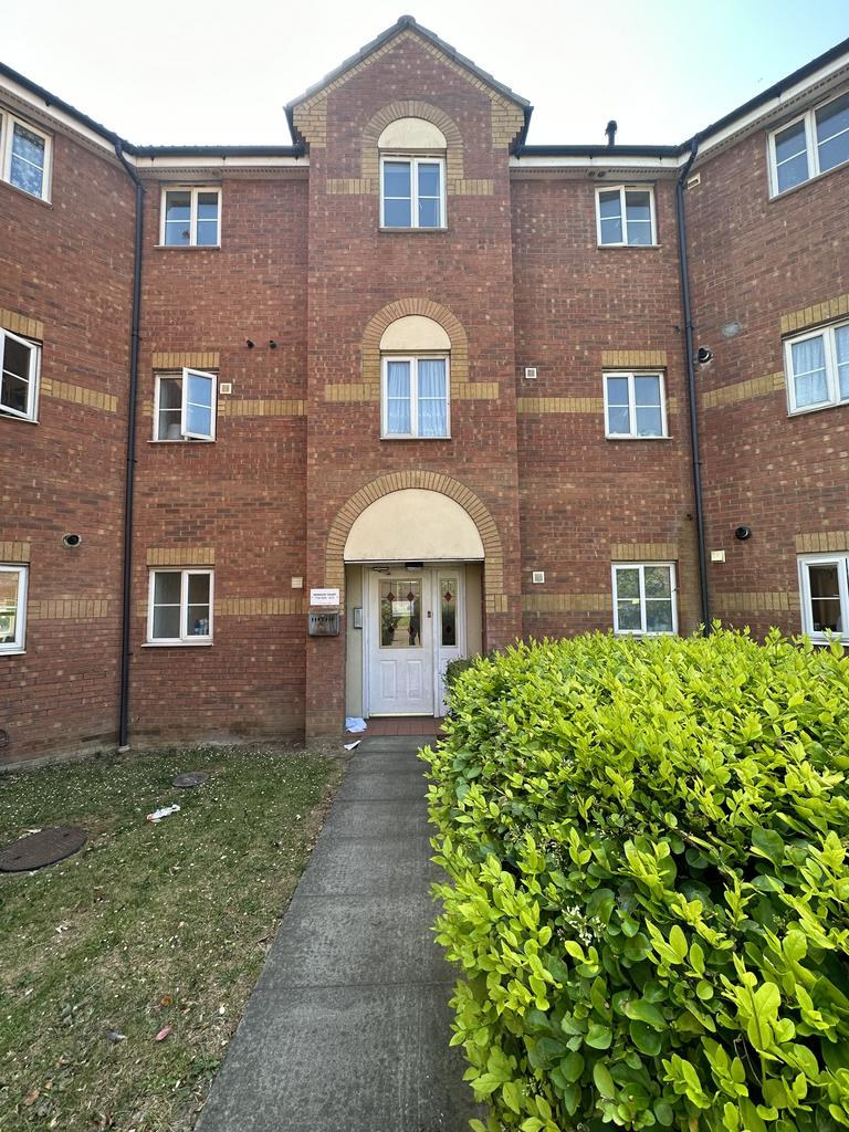 Ley Street, Ilford IG2 2 bed flat £1,600 pcm (£369 pw)