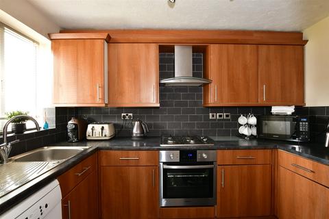 19 Fordwich Drive, Rochester, ME2 3FA