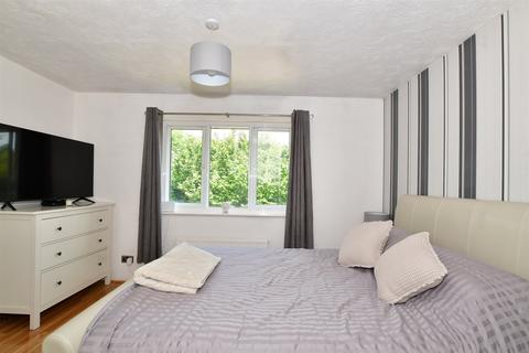 19 Fordwich Drive, Rochester, ME2 3FA