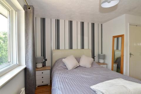 19 Fordwich Drive, Rochester, ME2 3FA