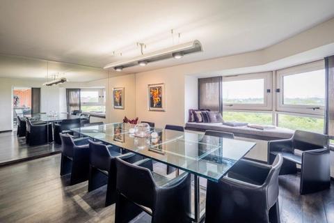3 bedroom apartment for sale, Park St James, Prince Albert Road, St John's Wood, NW8