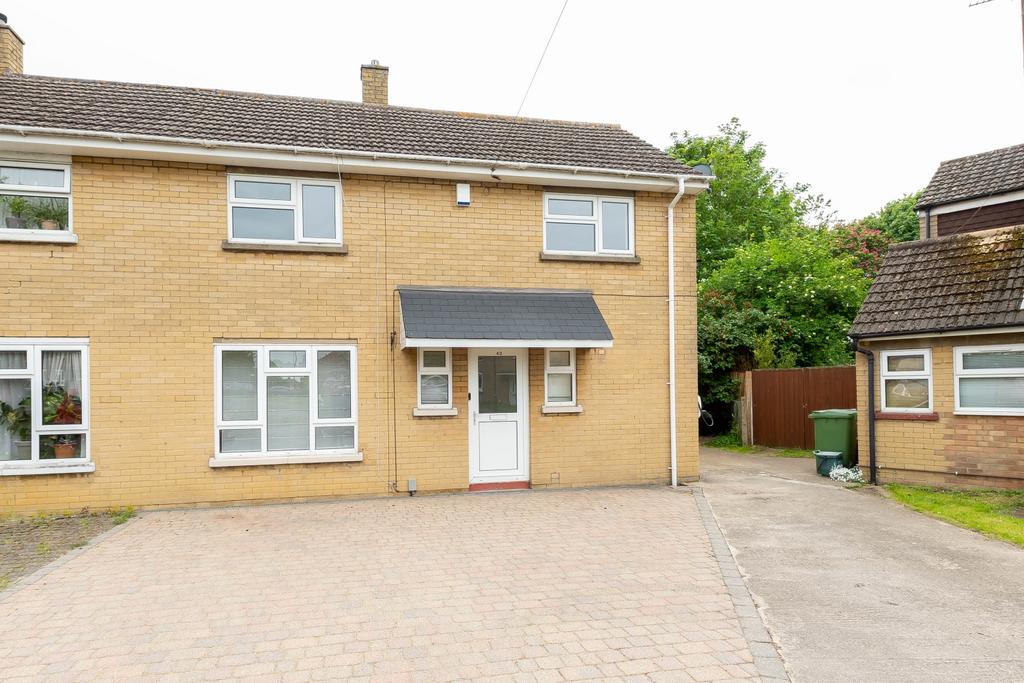 Beverley Close, Abingdon, Oxfordshire, OX14 3 bed semidetached house
