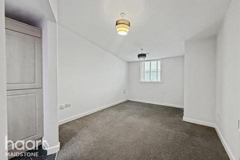 undefined, Kingfisher Meadow, Maidstone