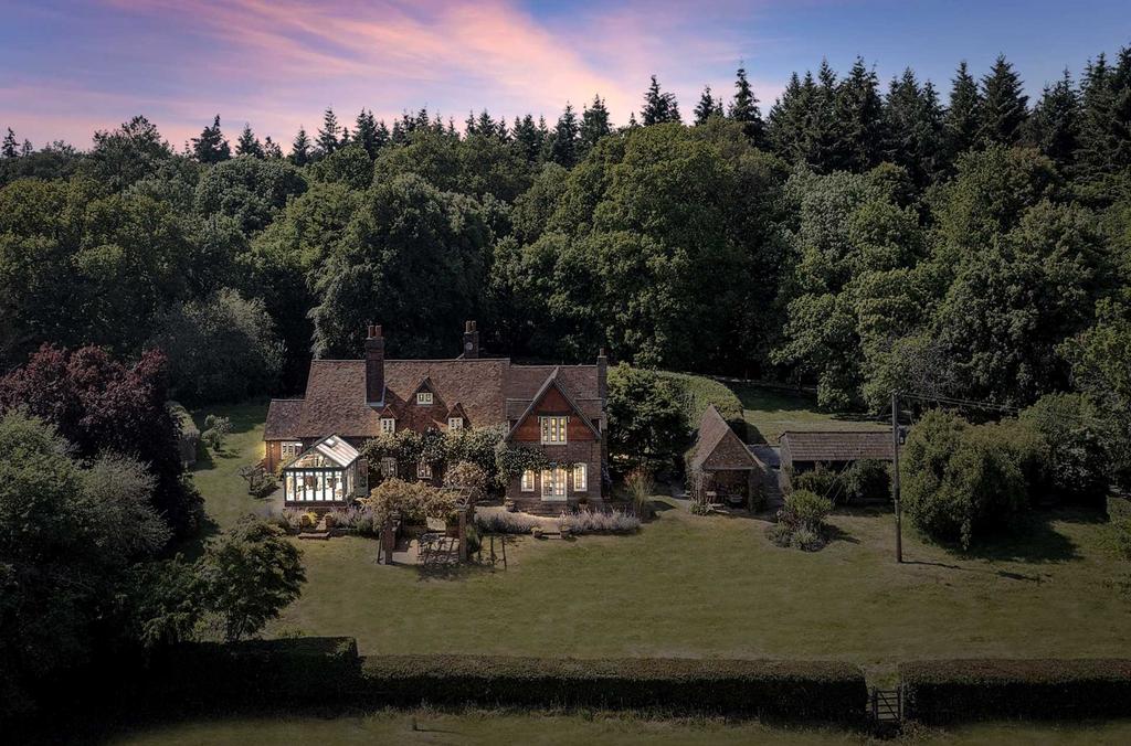 Bradfield, Berkshire 6 bed detached house for sale £2,500,000