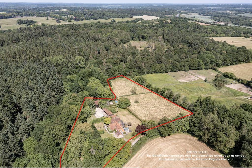 Bradfield, Berkshire 6 bed detached house for sale £2,500,000