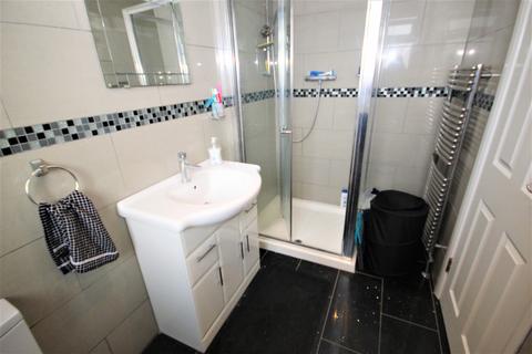 Studio to rent, Regal Way, Harrow, Middlesex HA3