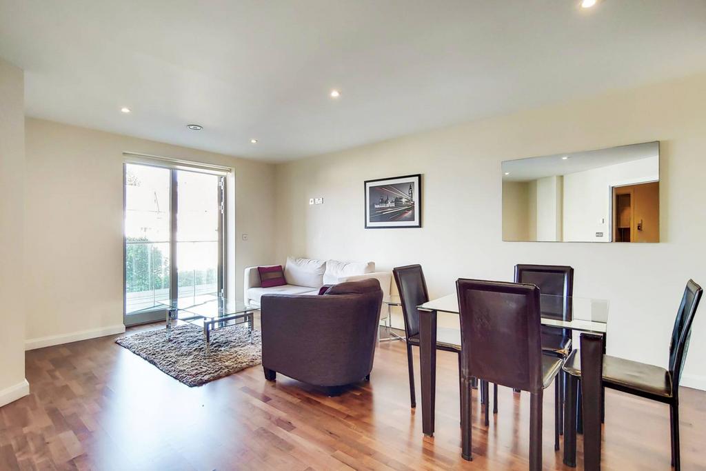 Dungannon House, Fulham Broadway, London, SW6 1 bed flat for sale £625,000