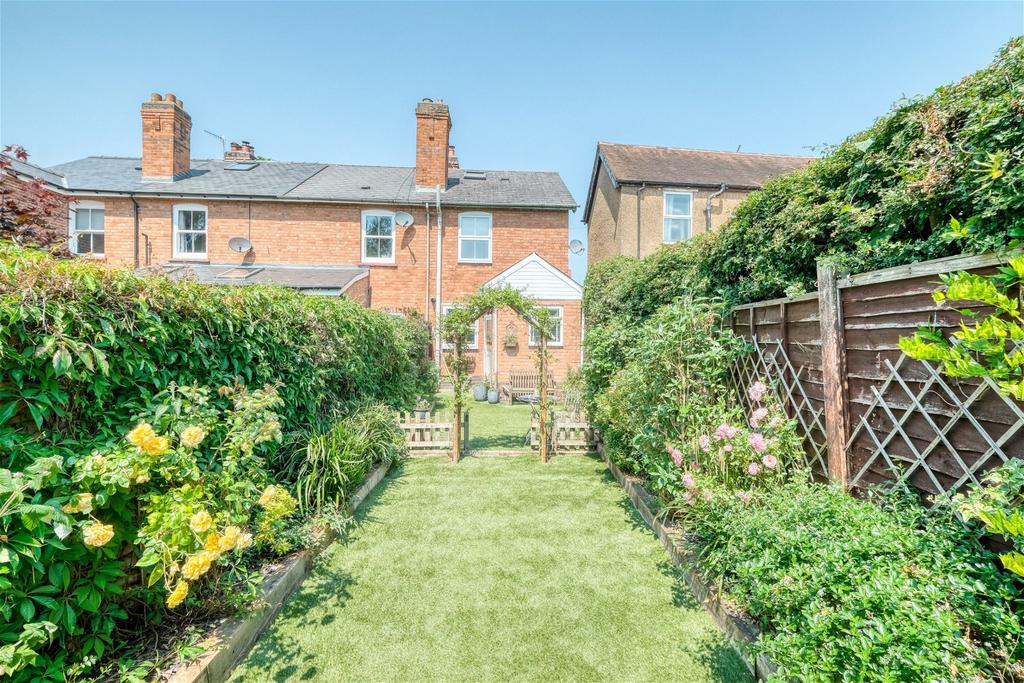 Dodford Road, Bournheath, Bromsgrove, B61 9JP 2 bed end of terrace