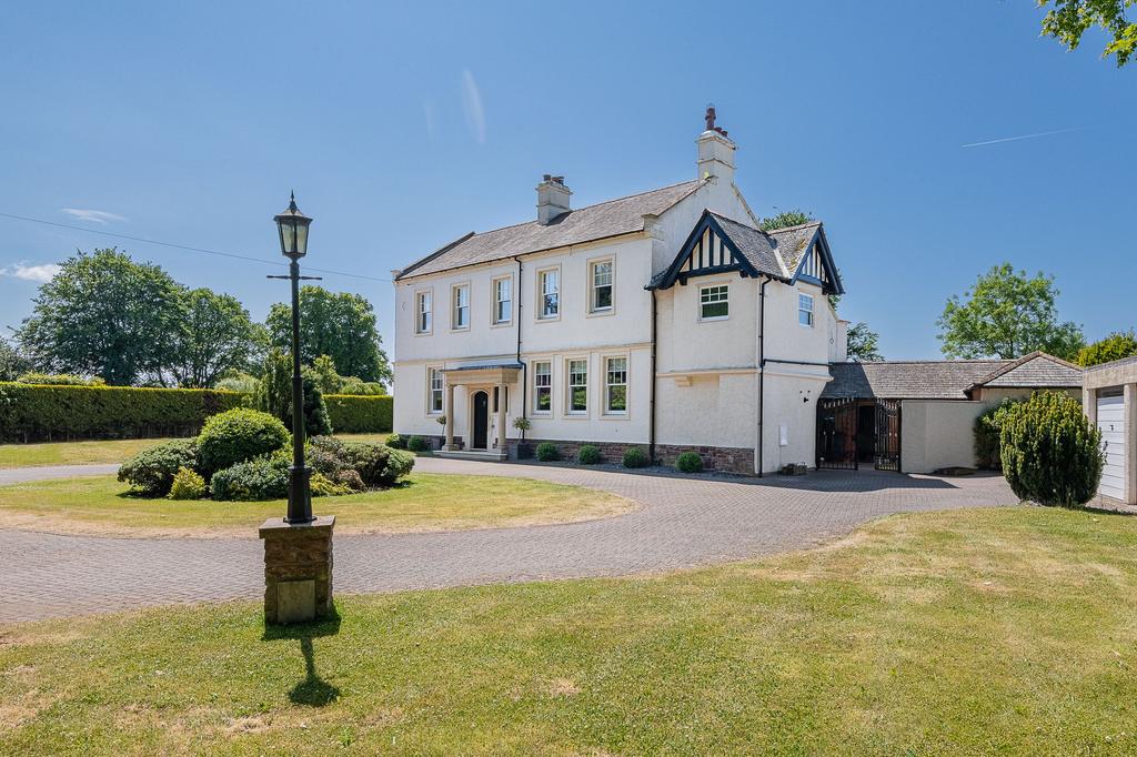 Plains Road, Wetheral, CA4 5 bed detached house for sale £950,000