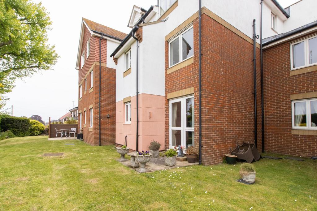 Wealdhurst Park, Dickens Lodge Wealdhurst Park, CT10 1 bed retirement