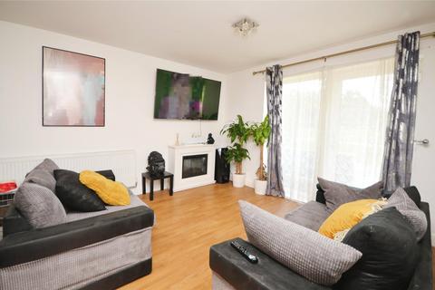 2 bedroom apartment to rent, Maxwell Road, Romford, RM7